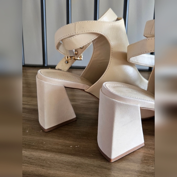 Women's Schutz Kala Pump in Eggshell Size 7.5 - Picture 9 of 11